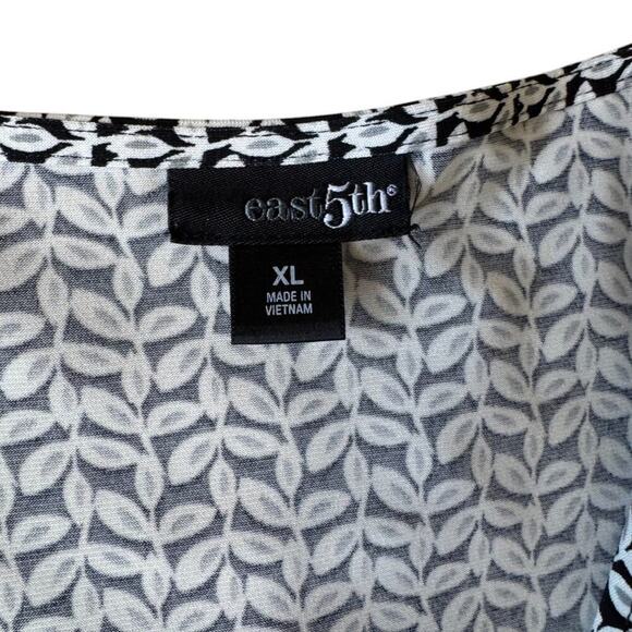 Knot Front Blouse in Black & White - Picture 3 of 6